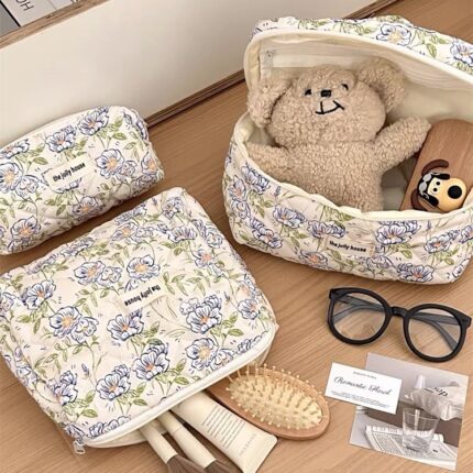 Small Floral Storage Portable Cosmetic Bag Large Capacity